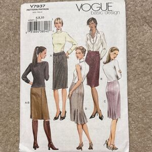 Vogue women's skirt sewing pattern